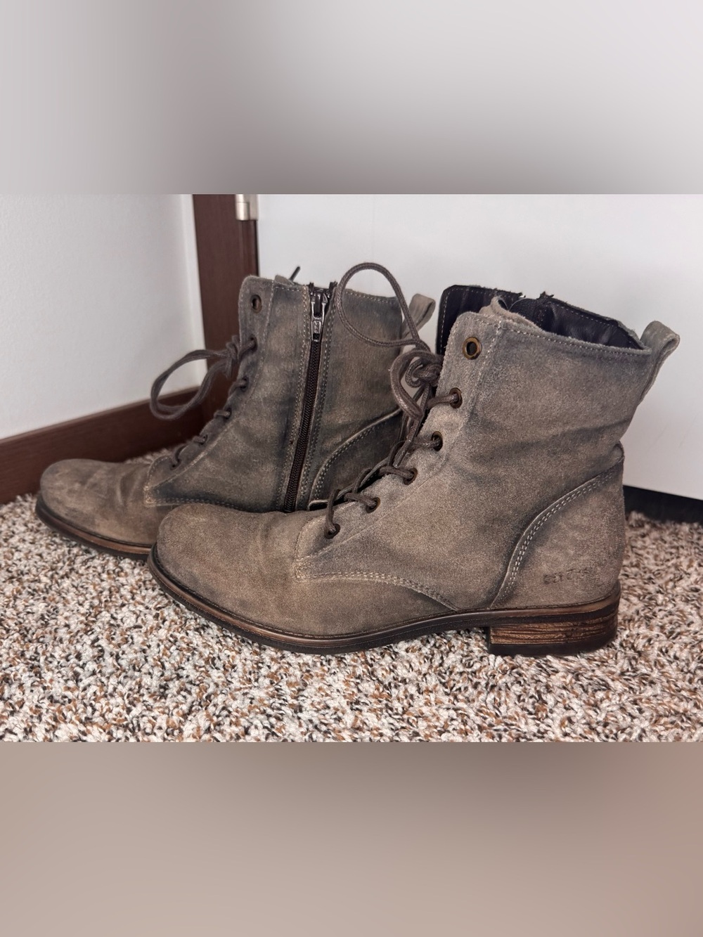 Taos Boot Camp Womenβs 9-9.5 EU 40 Smoke Suede Leather Combat Boots Zip